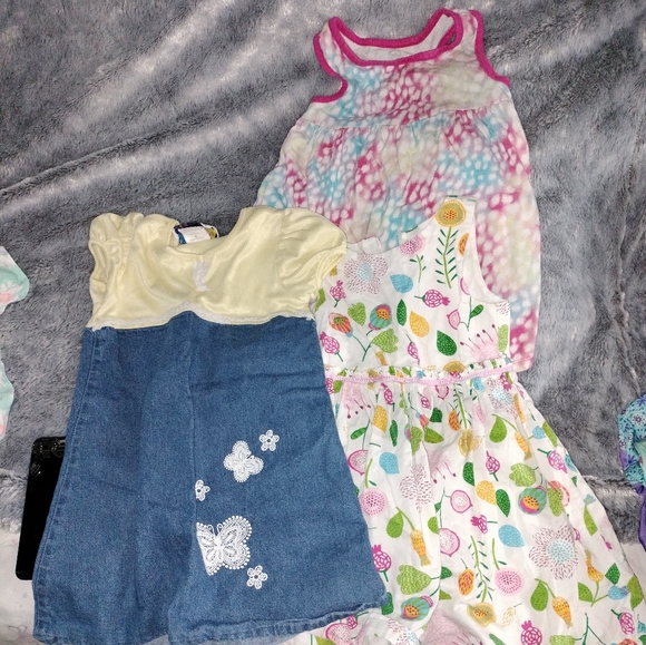 3 dresses, 3 pairs jeans size 5 - Picture 3 of 3